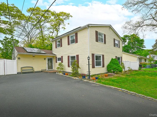 12 Sims Street, Patchogue, NY 11772