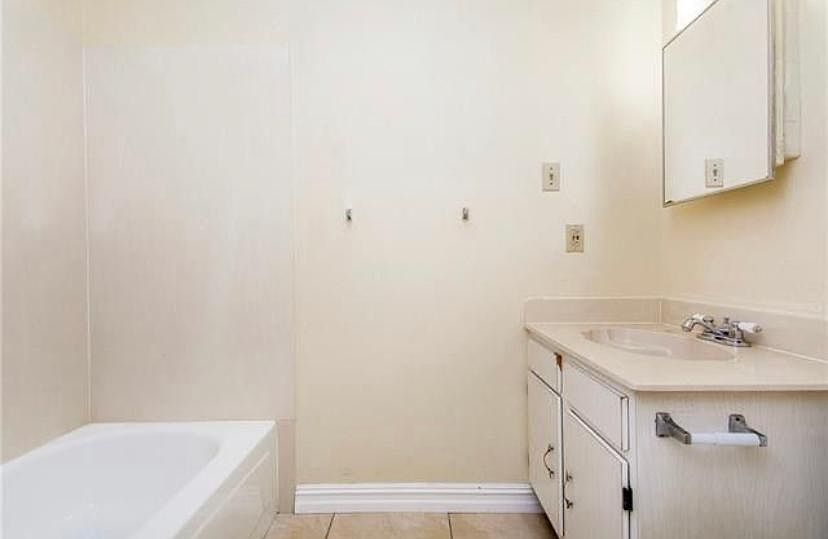 1st image of 4328 Downs St