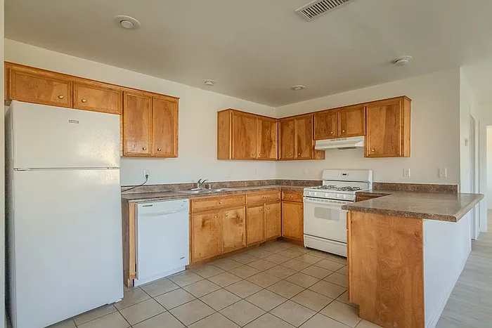 2413 Tremont Ave #B3 — Photo 11