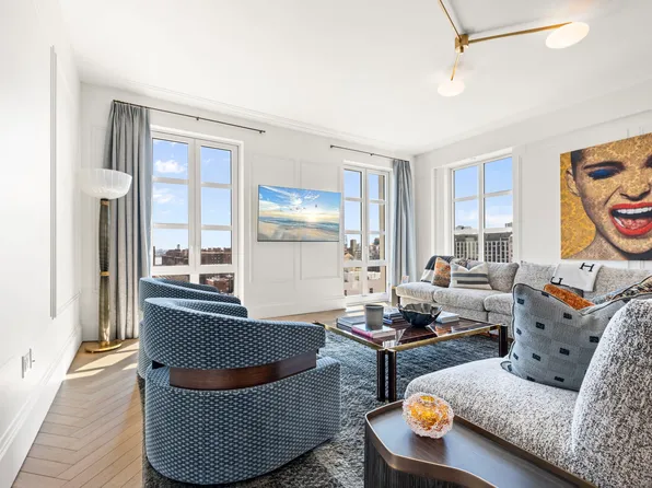 250 East 21st Street image 9 of 24