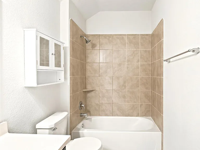 1202 Vilamoura Ct — Photo 36