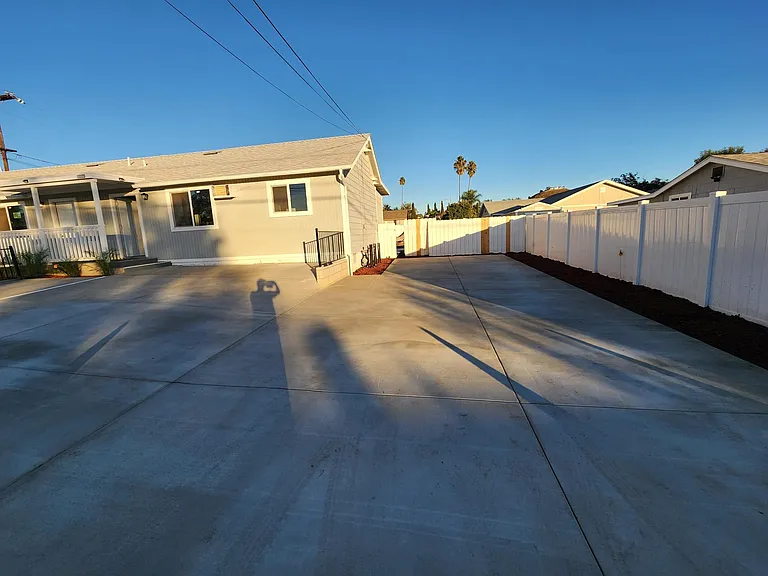 1253 Bates Ln — Photo 3