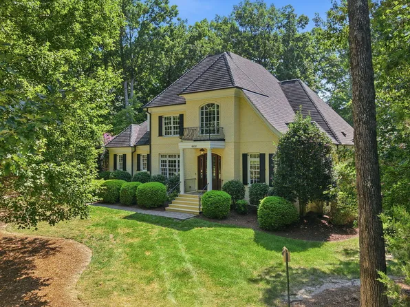 6102 Treyburn Point Dr, Durham, NC 27712