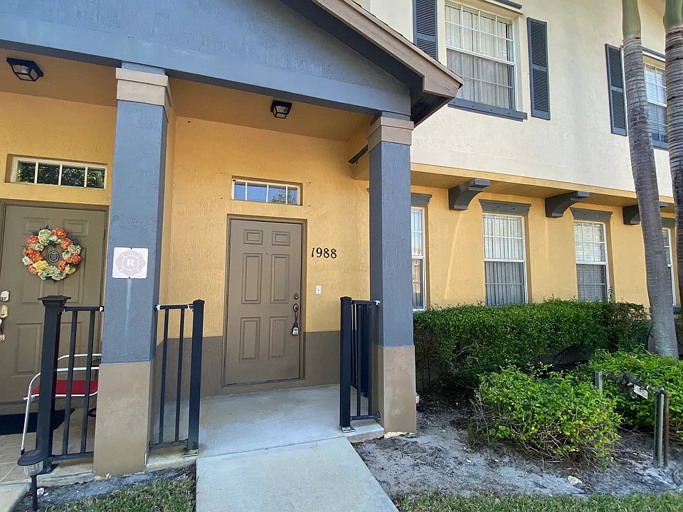 1988 SE High Springs Dr #1988