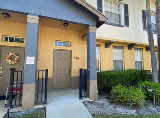 1988 SE High Springs Dr #1988, Pt Saint Lucie, FL 34952