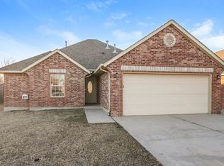 4009 Notting Hill Dr, Moore, OK 73160