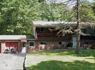 27 Laura Dr, Airmont, NY 10952