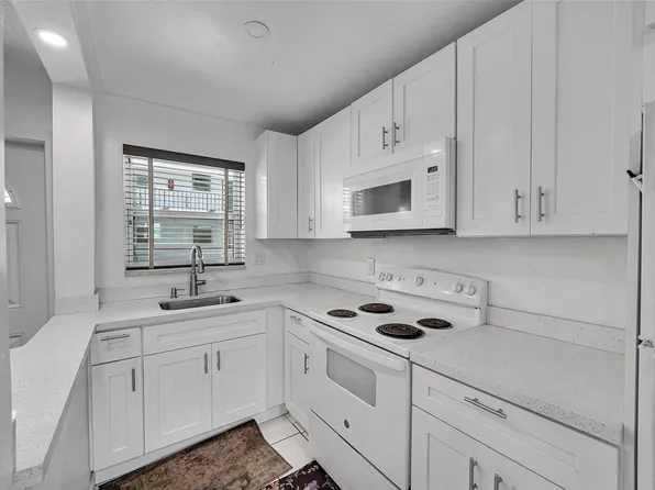 1300 N 17th Avenue #109, Hollywood, FL 33020