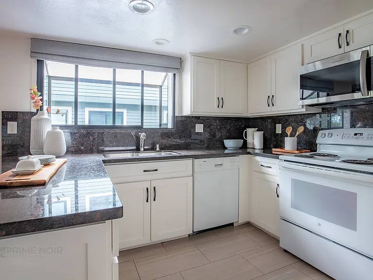2211 Fazeli Ct — Photo 8