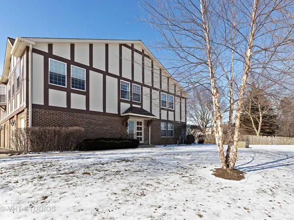 138 W Golf Rd APT D, Libertyville, IL 60048