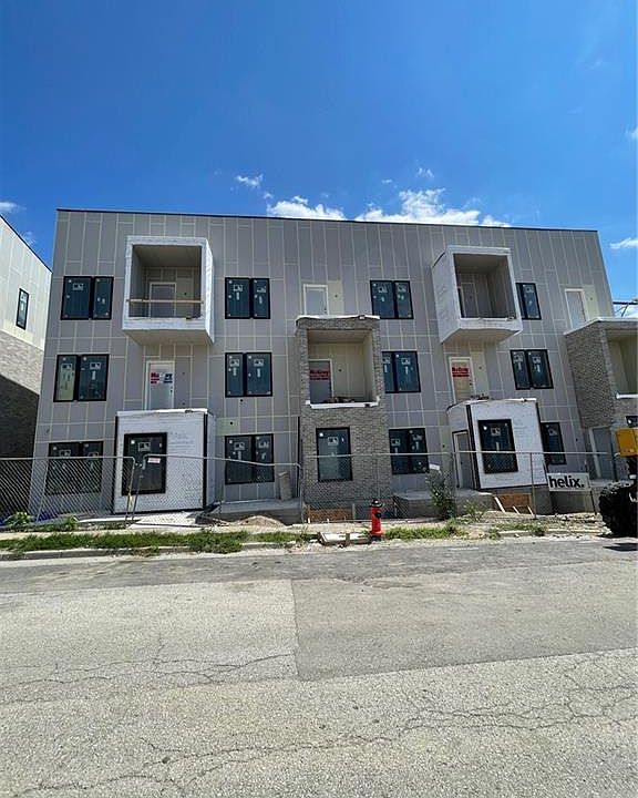 1st image of 1017 Pacific St