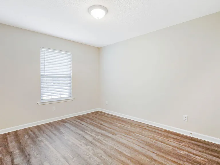561 Church Cir — Photo 13