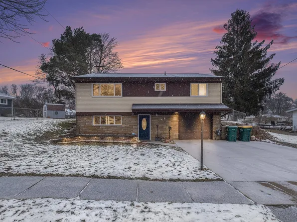 505 Mark Dr, Flushing, MI 48433