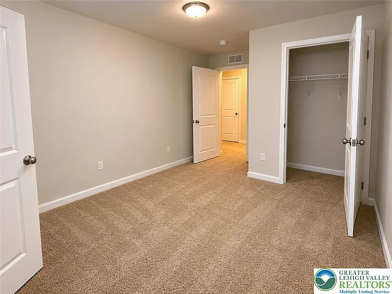 1143 Lova Ln — Photo 9