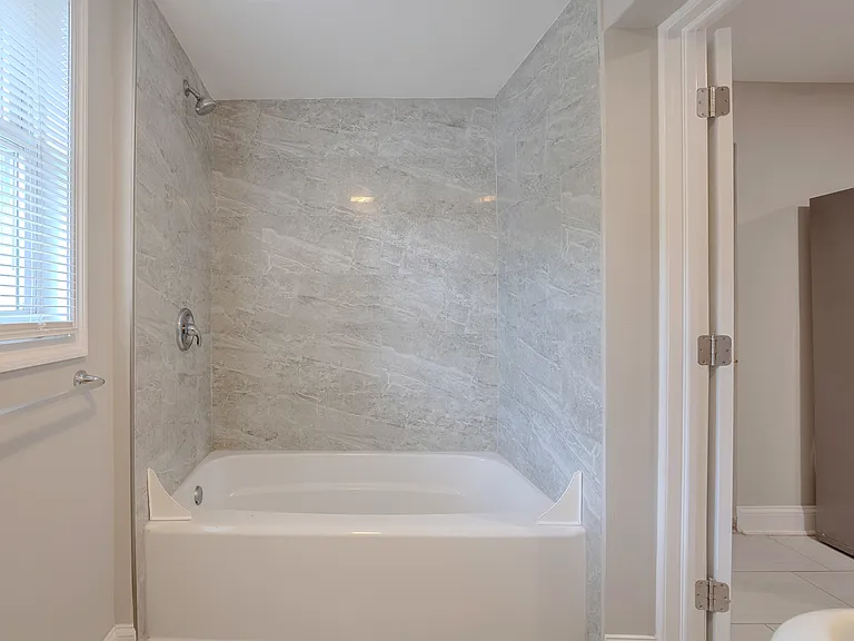 114 Mary Ave — Photo 16