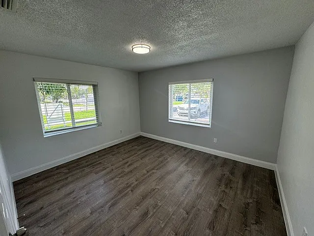 1737 Liberty St — Photo 10