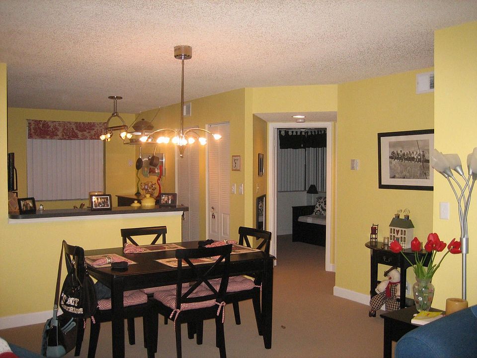 Dining/Kitchen