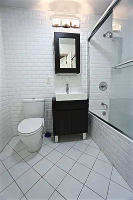 Rented by Bizzarro Agency | media 32