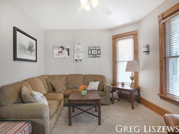 5th image of 115 Dale St NE