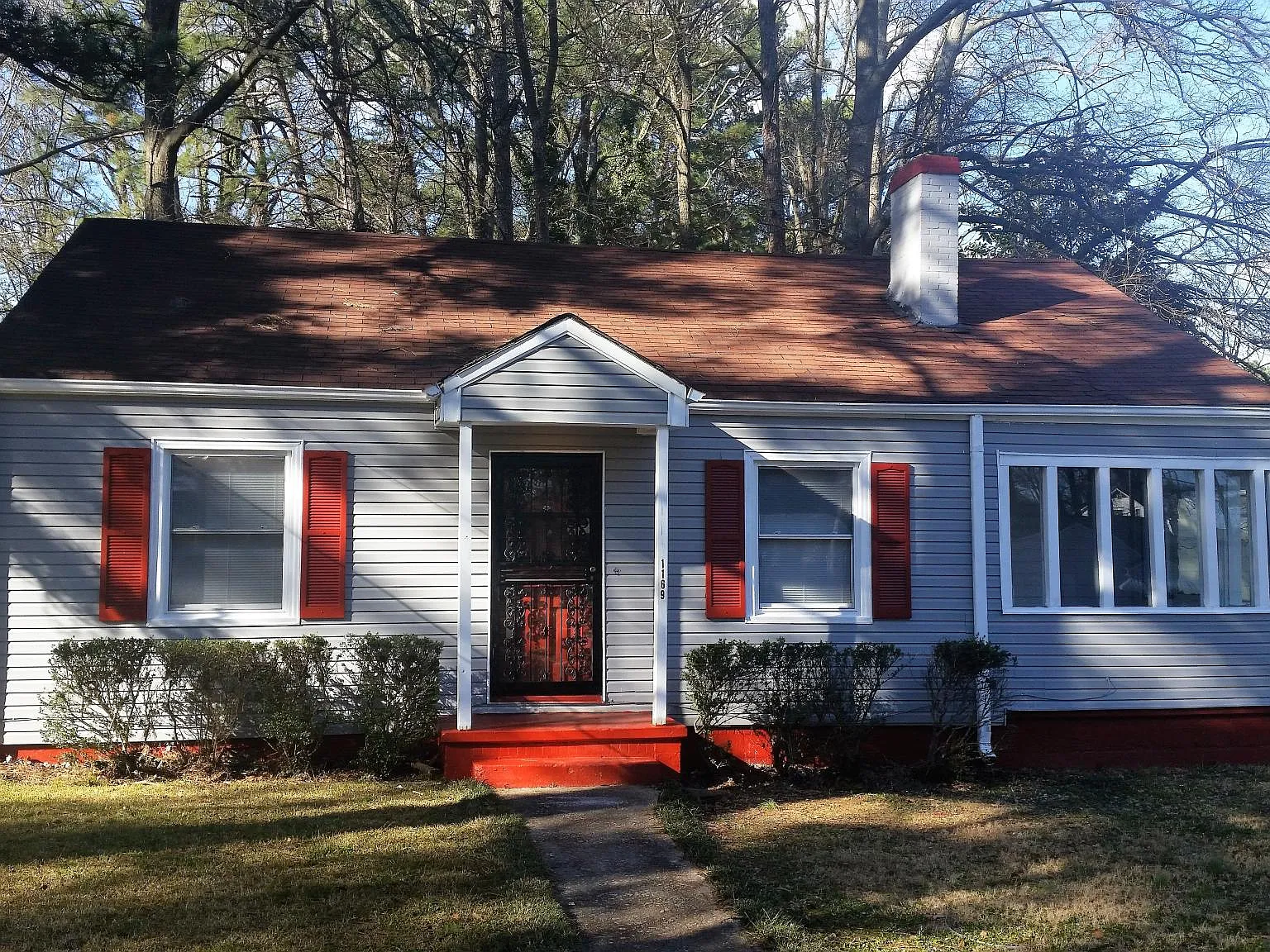 3 bed, 1100 sqft, $1,700 — Photo 1