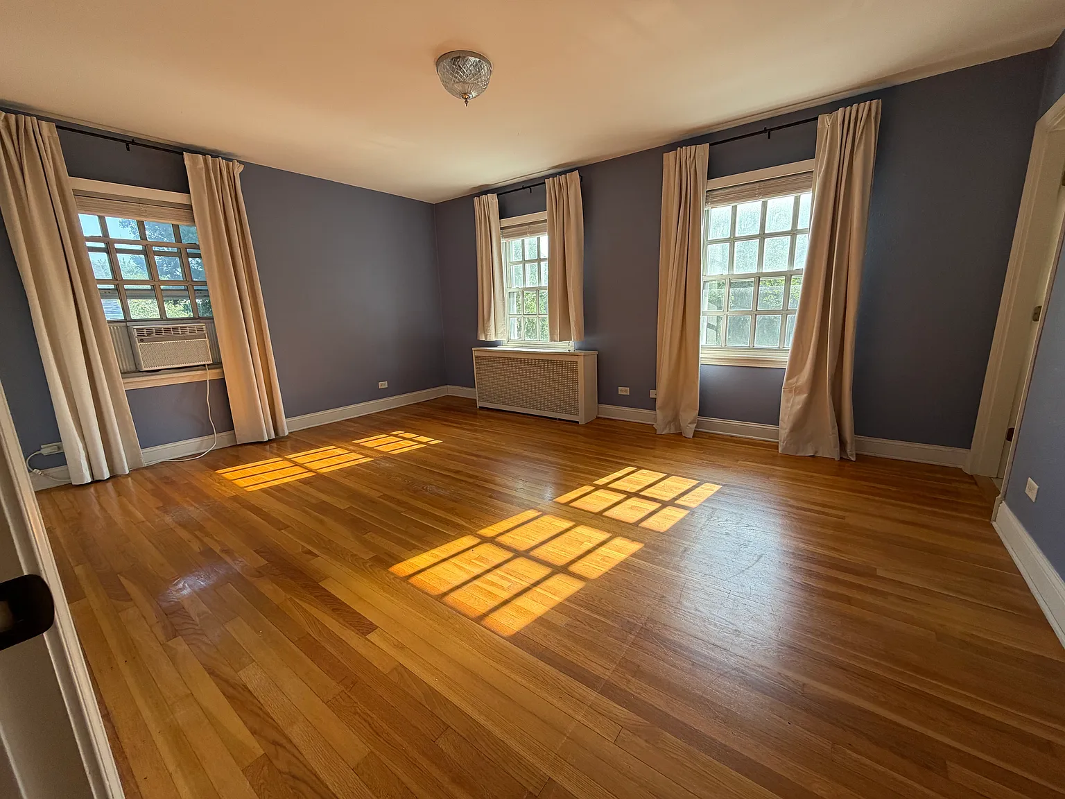3 bed, 2.5 bath, 1728 sqft, $2,950 — Photo 2