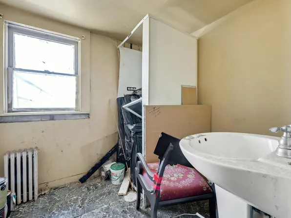 46 Highwood Terrace image 7 of 30