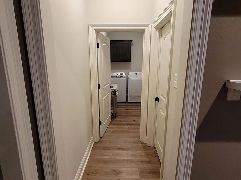10165 Patrick Dr — Photo 43