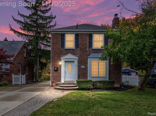 20727 Marter Rd, Grosse Pointe Woods, MI 48236