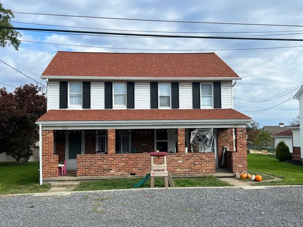 359 1st St, Lawrence, PA 15055