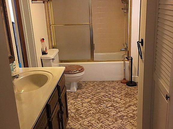 Main first floor bath