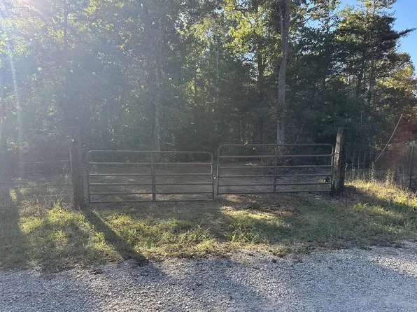 297 Sandy Short Cut Rd, Wilder, TN 38589