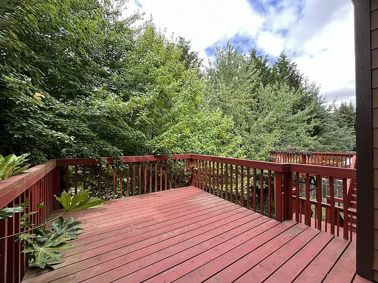 149 NE 75th Ave — Photo 37