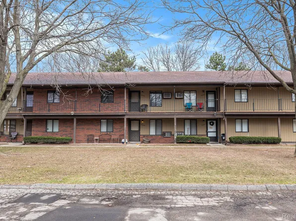 30488 Utica Rd, Roseville, MI 48066