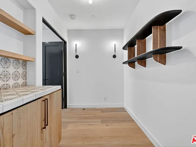 729 N Bedford Dr — Photo 14