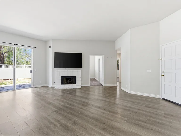 24409 Hillsdale Ave #9 — Photo 5