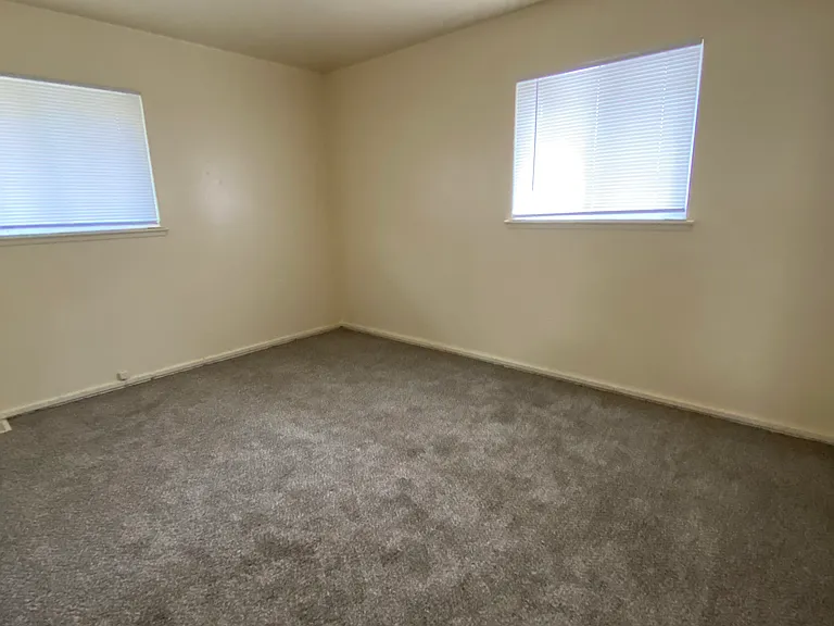 Frederick Avenue Apartments — Photo 37