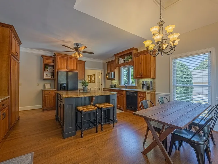 4060 Macon Hwy — Photo 12