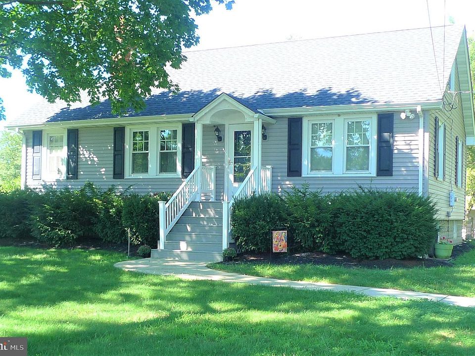 1st image of 10 Humphreys Ave