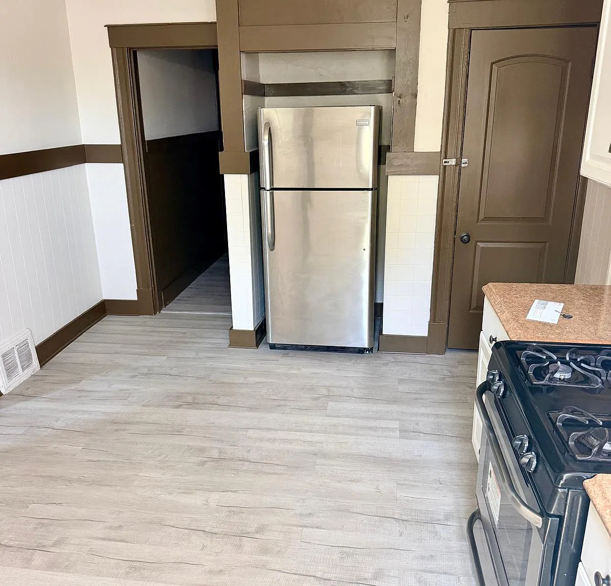 3 bed, 1275 sqft, $1,600 — Photo 1