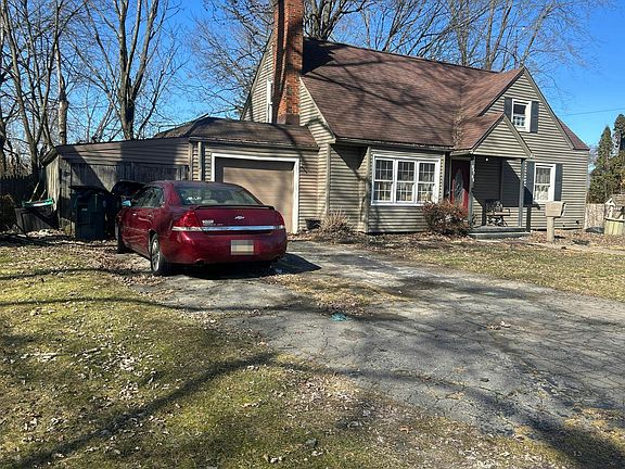 3rd image of 801 Kenilworth Ave NE