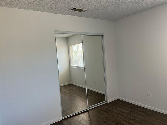 4th image of 216 E 6th St APT B