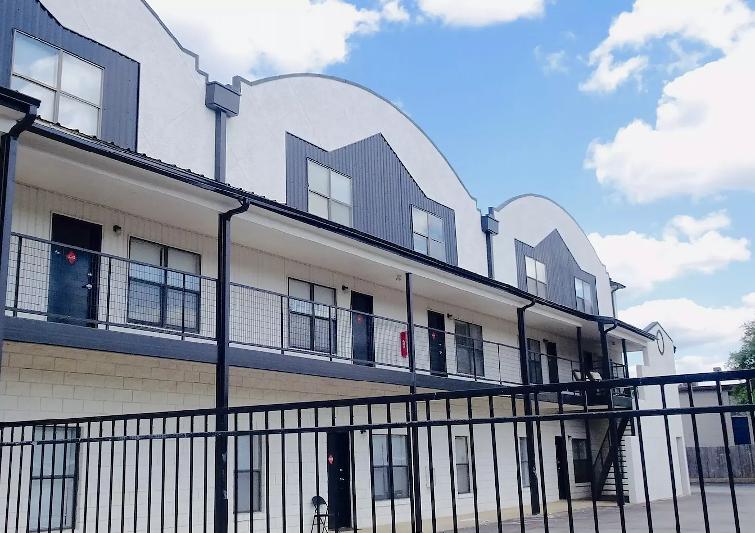 Allen Place — Photo 1