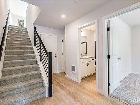 5th image of 14532 Westminster Way N