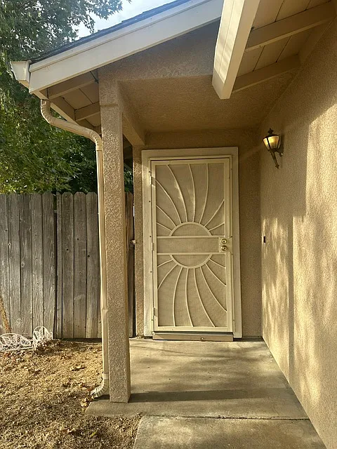 2 bed, 925 sqft, $1,750 — Photo 2