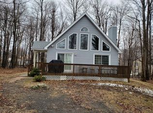 2508 Waterfront Dr, Tobyhanna, PA