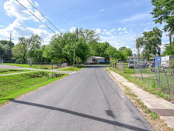 4th image of 105 Gauthier Rd
