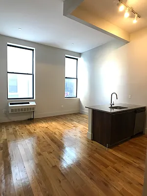 Rented by City Vista Inc | media 19