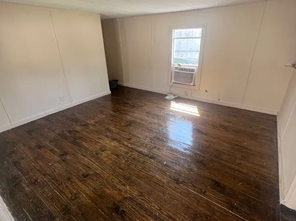102 Pine Dr, Shannon, MS 38868