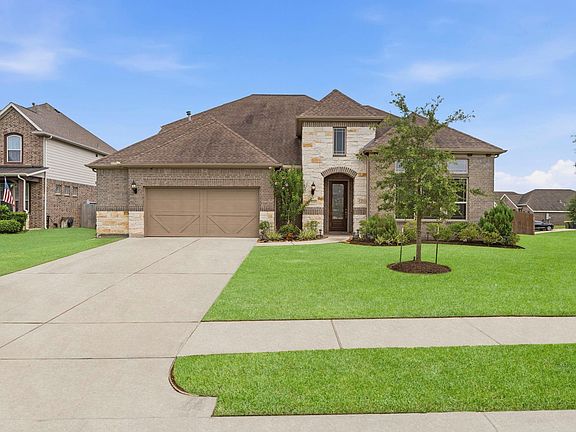 2nd image of 3211 Parker Dr
