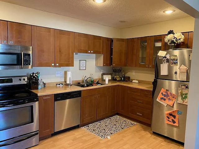 916 Wescott Sq #204